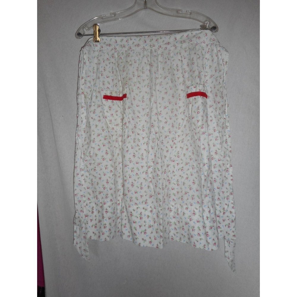 Vtg Shabby Cottage chic floral white Half apron